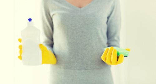 Deep cleaning equipment used for commercial carpets